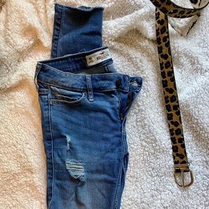 Hollister Mid Rise Super Skinny Jeans Medium Wash